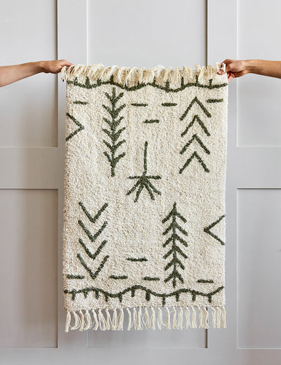 Ivory and Green Tufted Bathmat